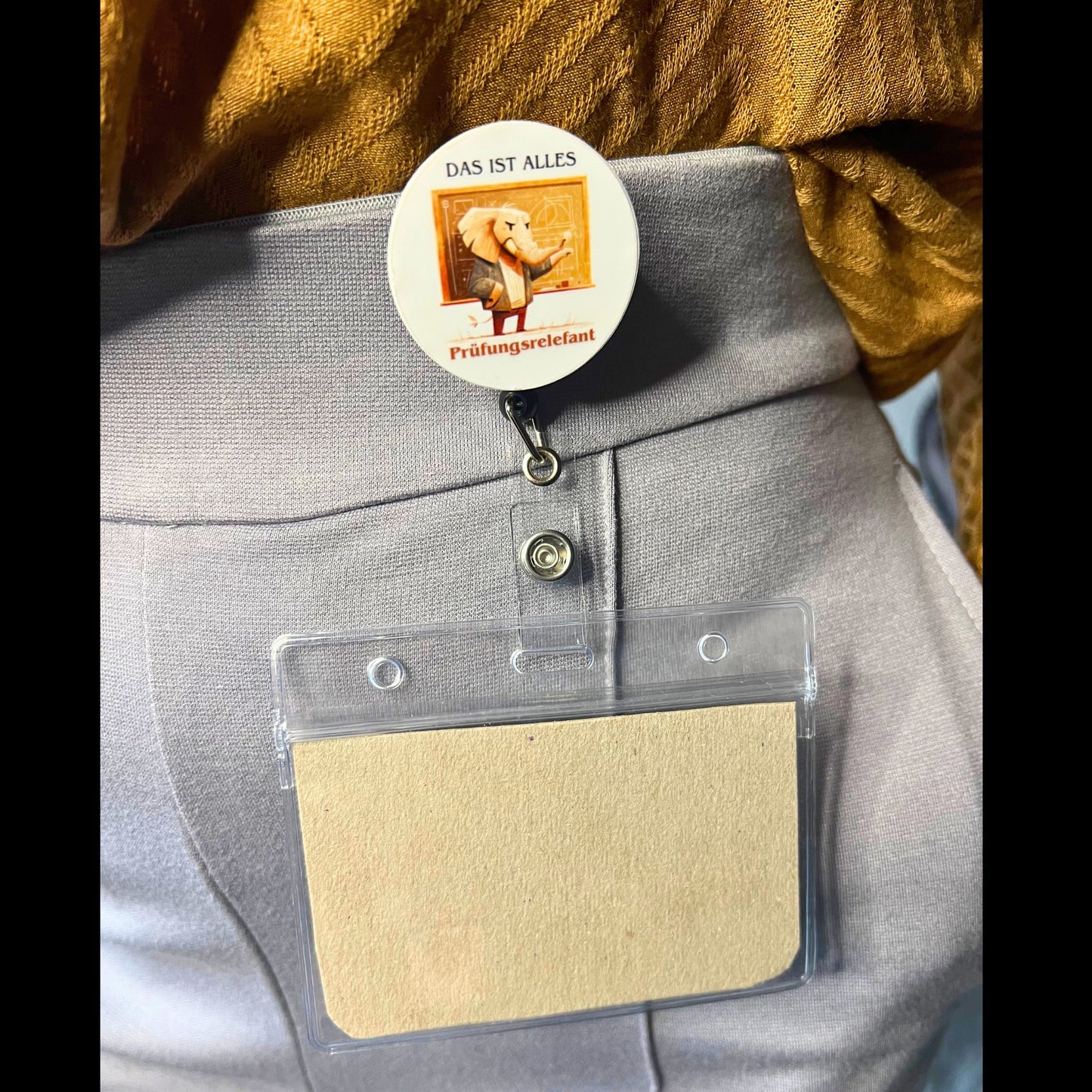 Ausweishalter Starterpack – inkl. wechselbarem Design "Prüfungsrelevant"