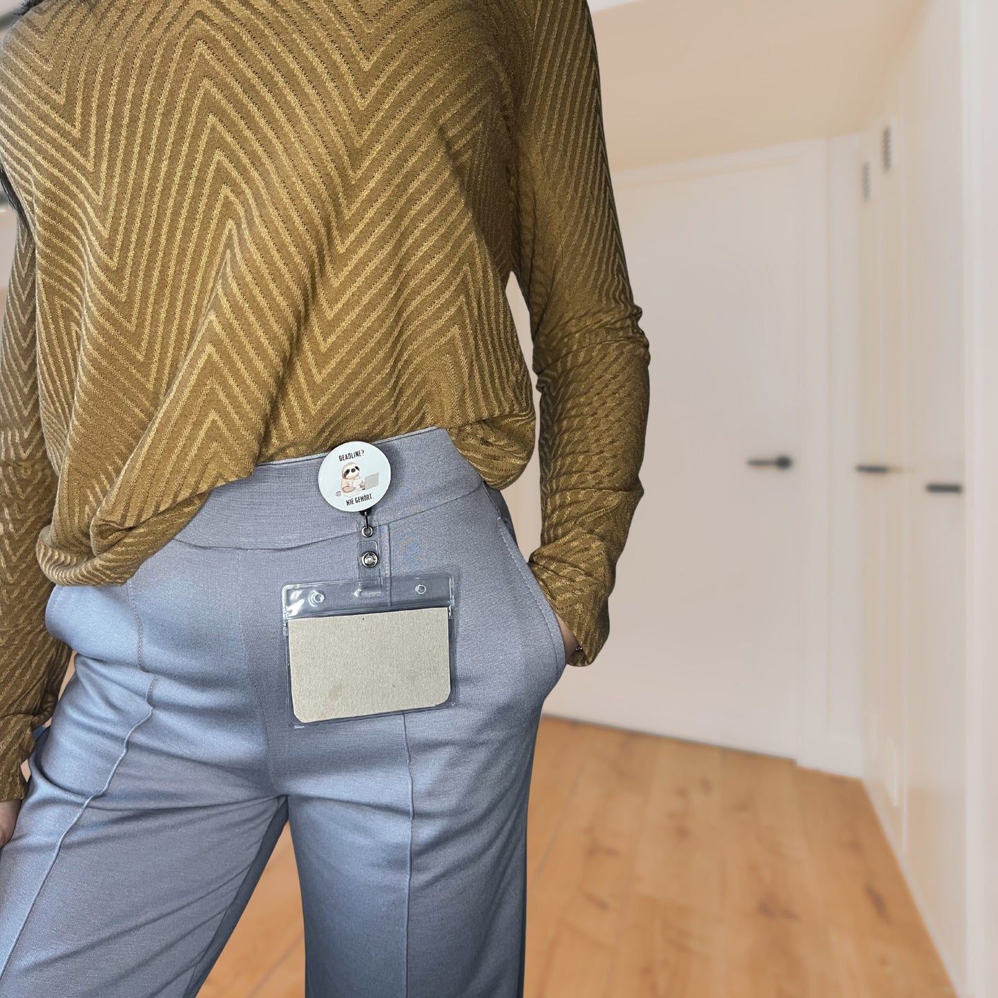 Ausweishalter Starterpack – inkl. wechselbarem Design "Deadline"