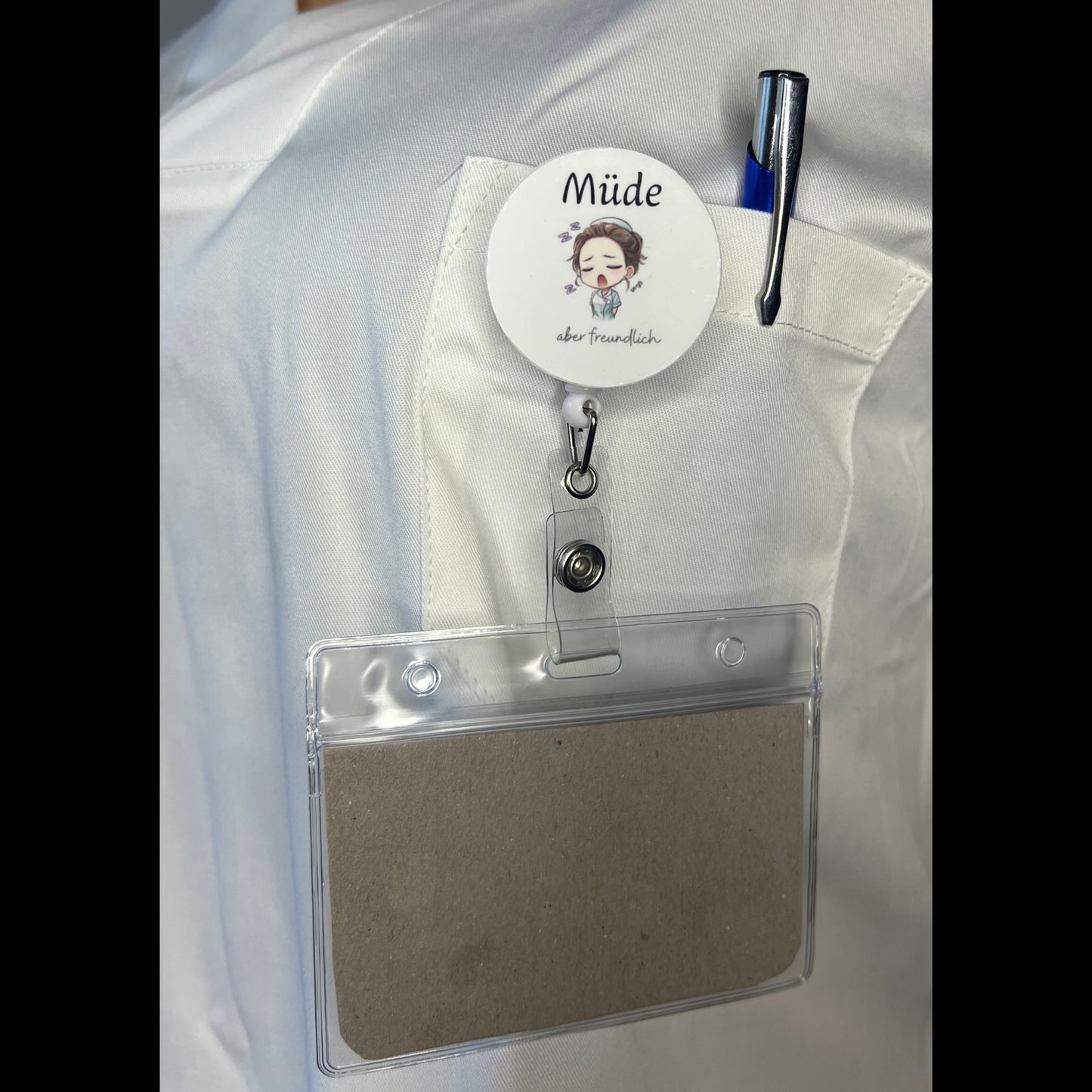 Ausweishalter Starterpack – inkl. wechselbarem Design "Müde"
