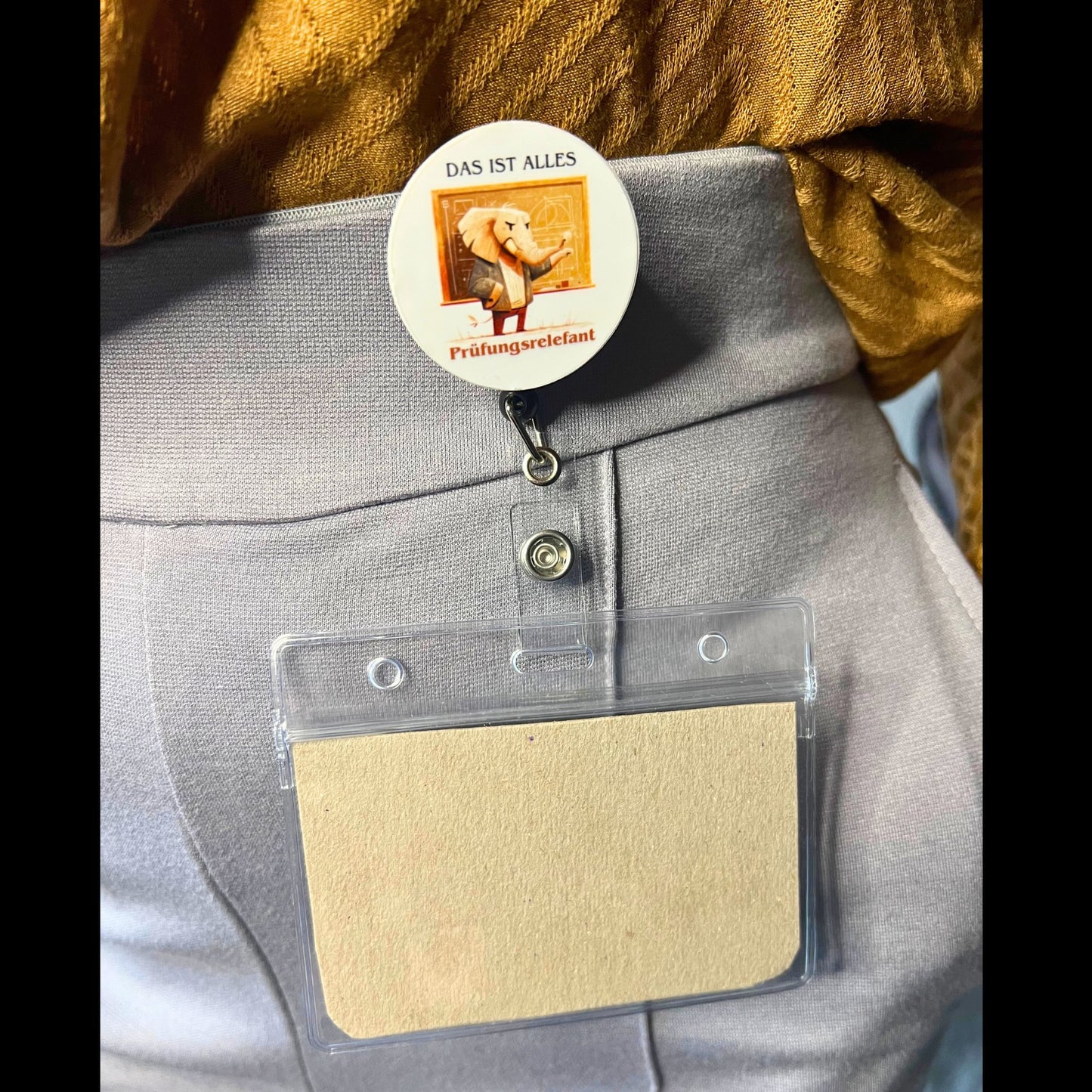 Ausweishalter Starterpack – inkl. wechselbarem Design "Prüfungsrelevant"